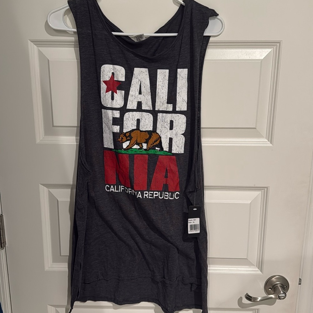 New women’s XL tank top
